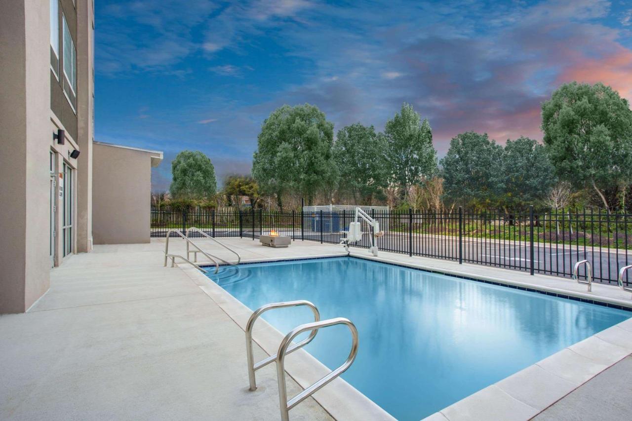 La Quinta Inn & Suites By Wyndham Manassas, Va- Dulles Airport Εξωτερικό φωτογραφία
