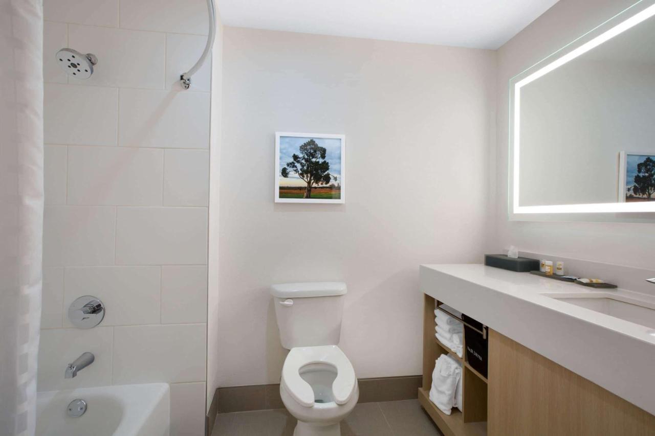 La Quinta Inn & Suites By Wyndham Manassas, Va- Dulles Airport Εξωτερικό φωτογραφία